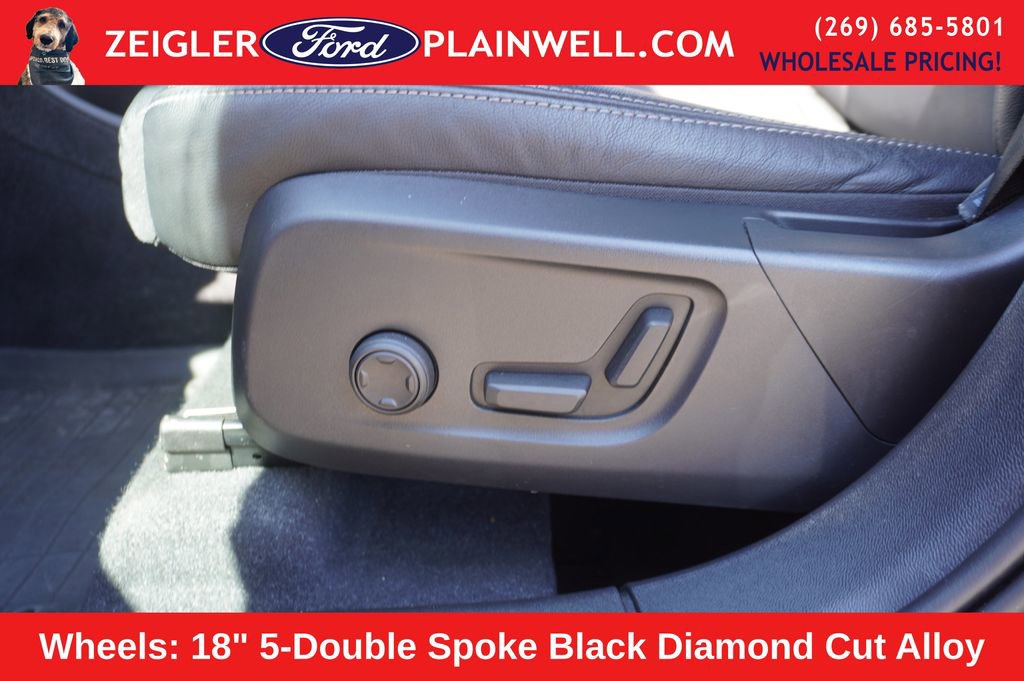 Used 2023 Volvo XC40 B5 Plus w/ Protection Package Premier image 19