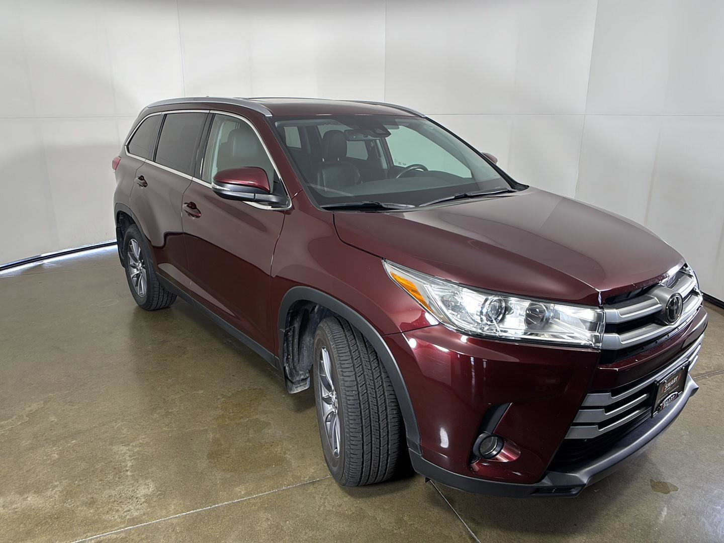 Used 2019 Toyota Highlander XLE AWD/4WD image 7