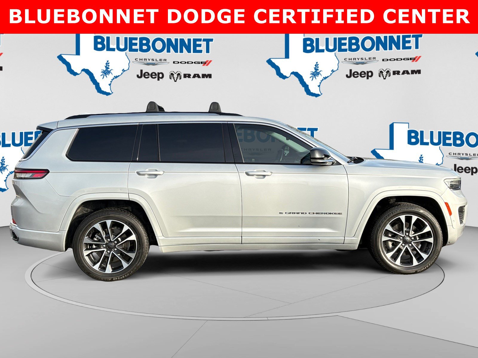 Used 2022 Jeep Grand Cherokee L Overland w/ Luxury Tech Group IV AWD/4WD image 4