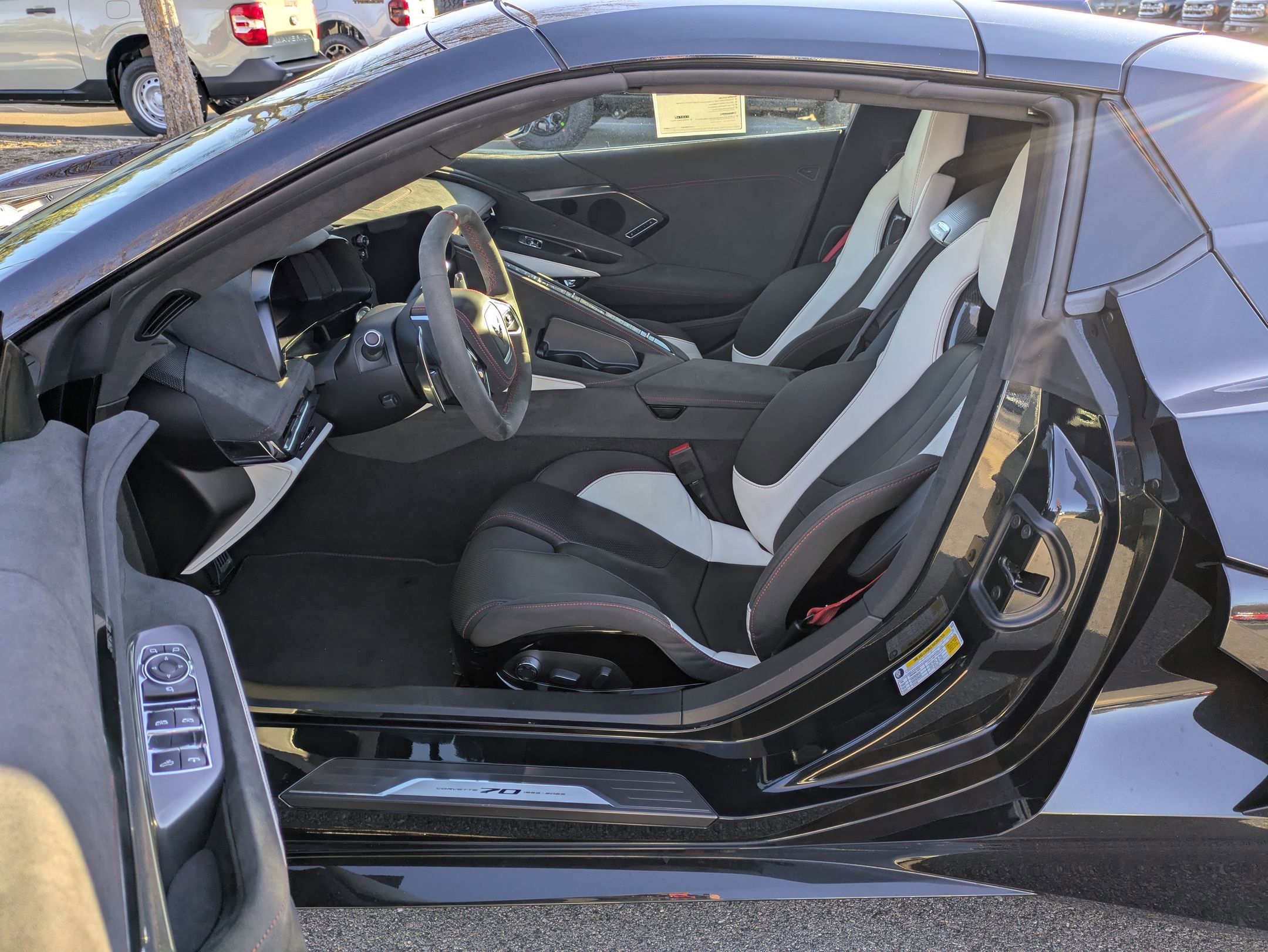 Used 2023 Chevrolet Corvette Stingray Premium Conv w/ Z51 Performance Package image 12