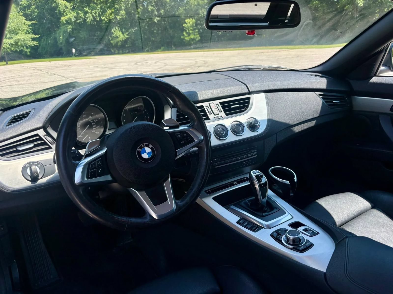 Used 2009 BMW Z4 sDrive35i RWD image 16