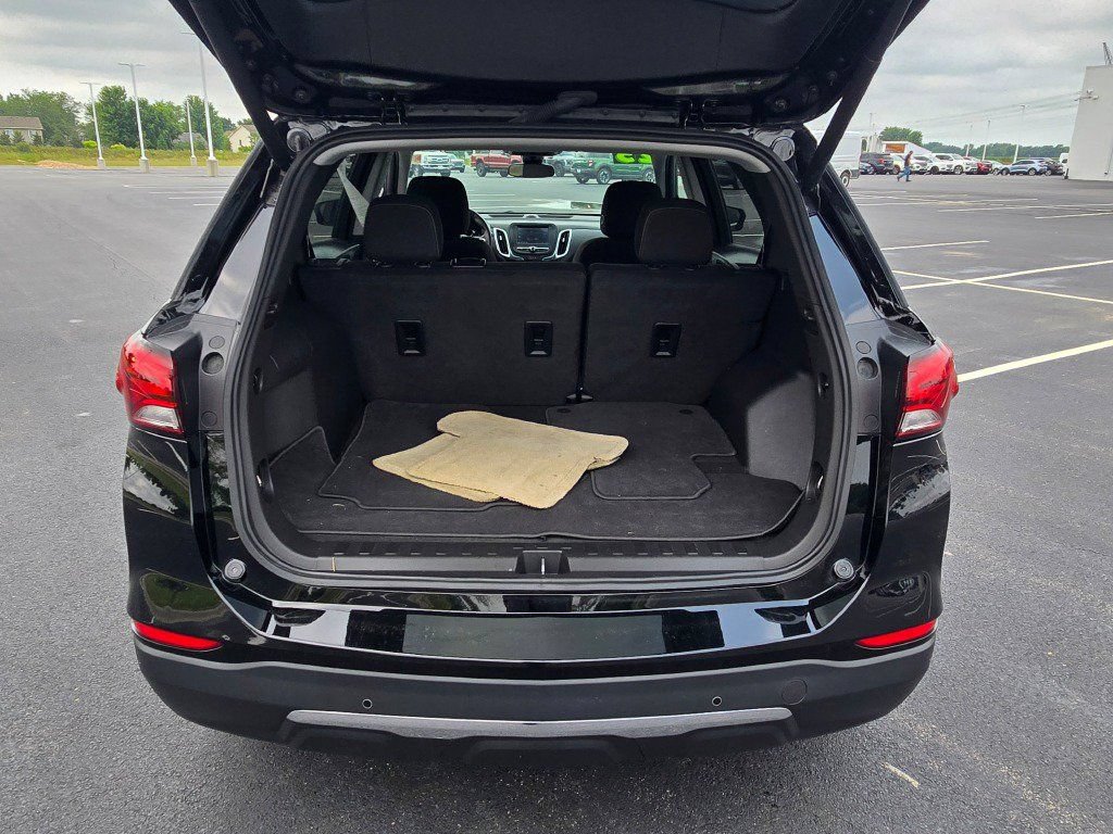 Used 2023 Chevrolet Equinox LT FWD image 12