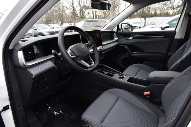 New 2026 Volkswagen Tiguan SE image 11