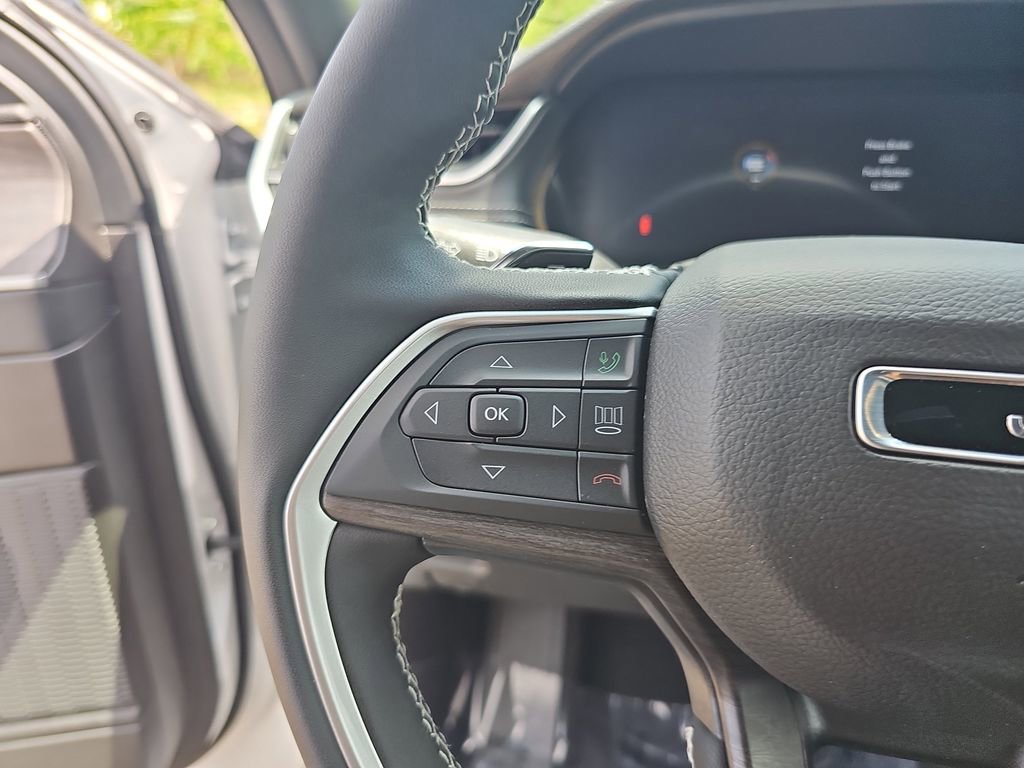 New 2025 Jeep Grand Cherokee Limited image 17