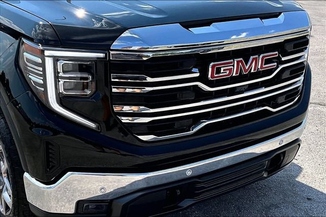 Used 2026 GMC Sierra 1500 SLT w/ SLT Premium Plus Package AWD/4WD image 34