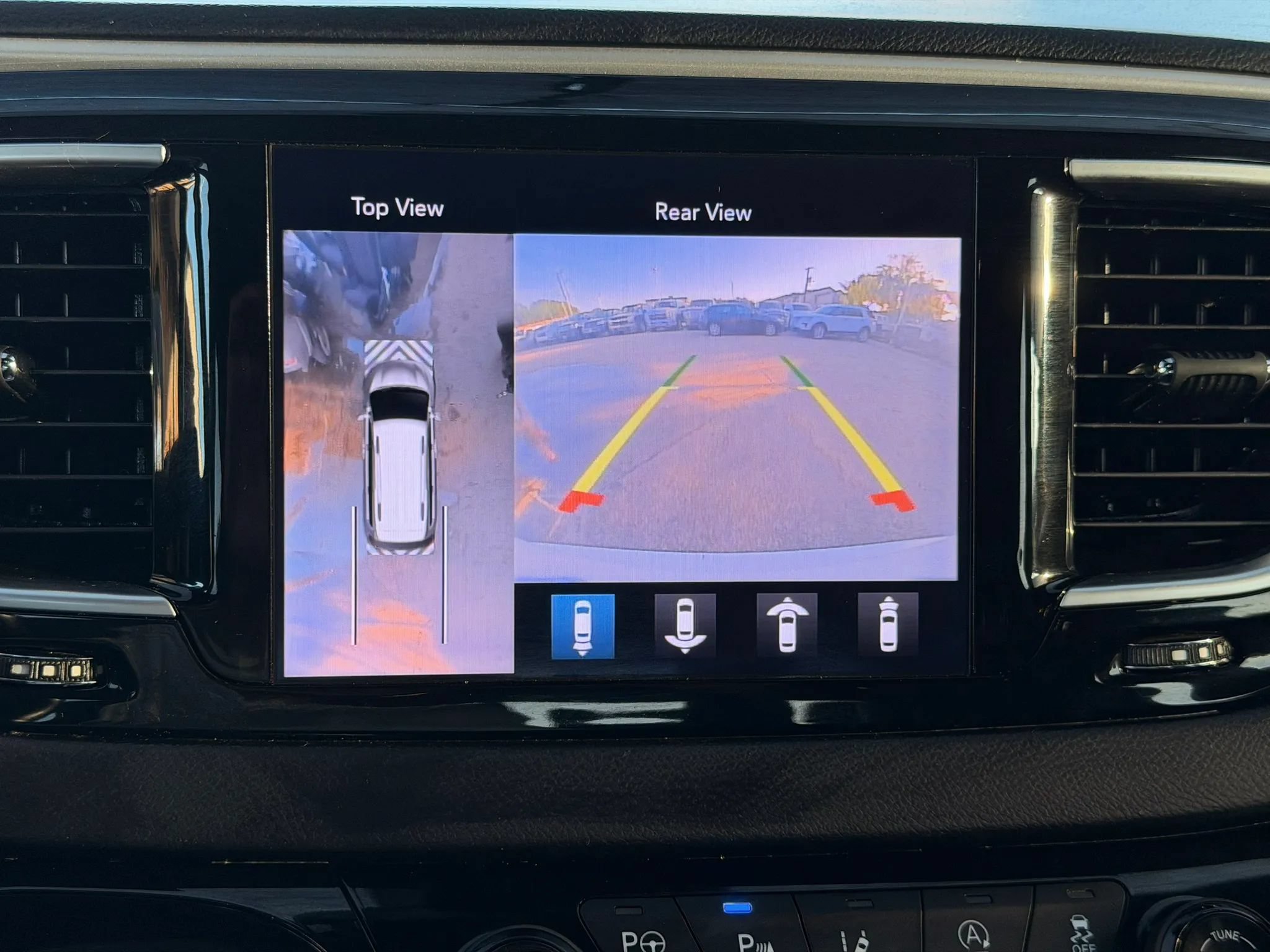 Used 2019 Chrysler Pacifica Touring-L Plus w/ Advanced Safetytec Group FWD image 40