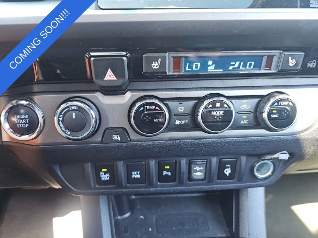 Used 2017 Toyota Tacoma TRD Off-Road w/ Premium & Technology Package AWD/4WD image 14