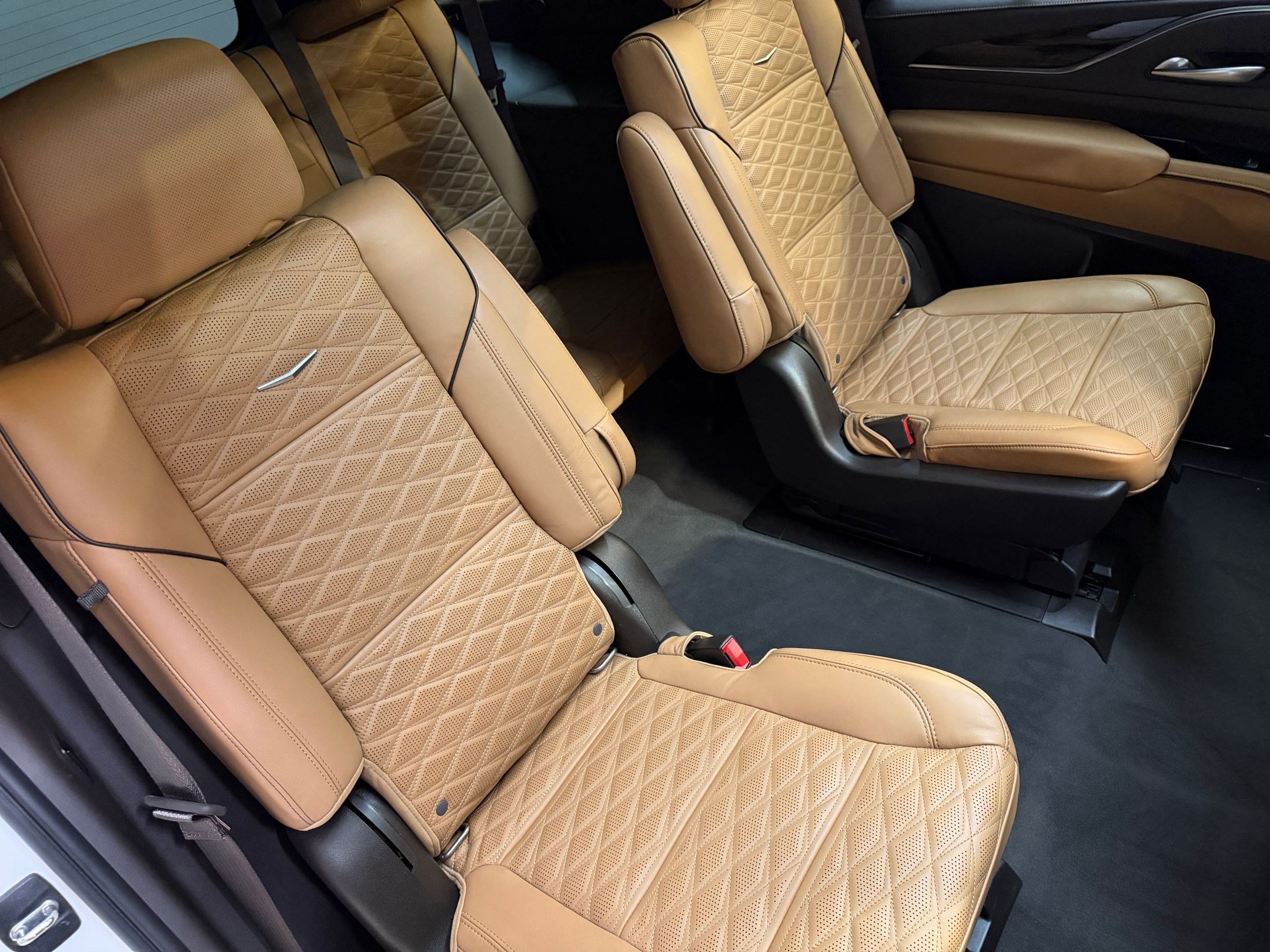 Used 2021 Cadillac Escalade Premium Luxury image 53