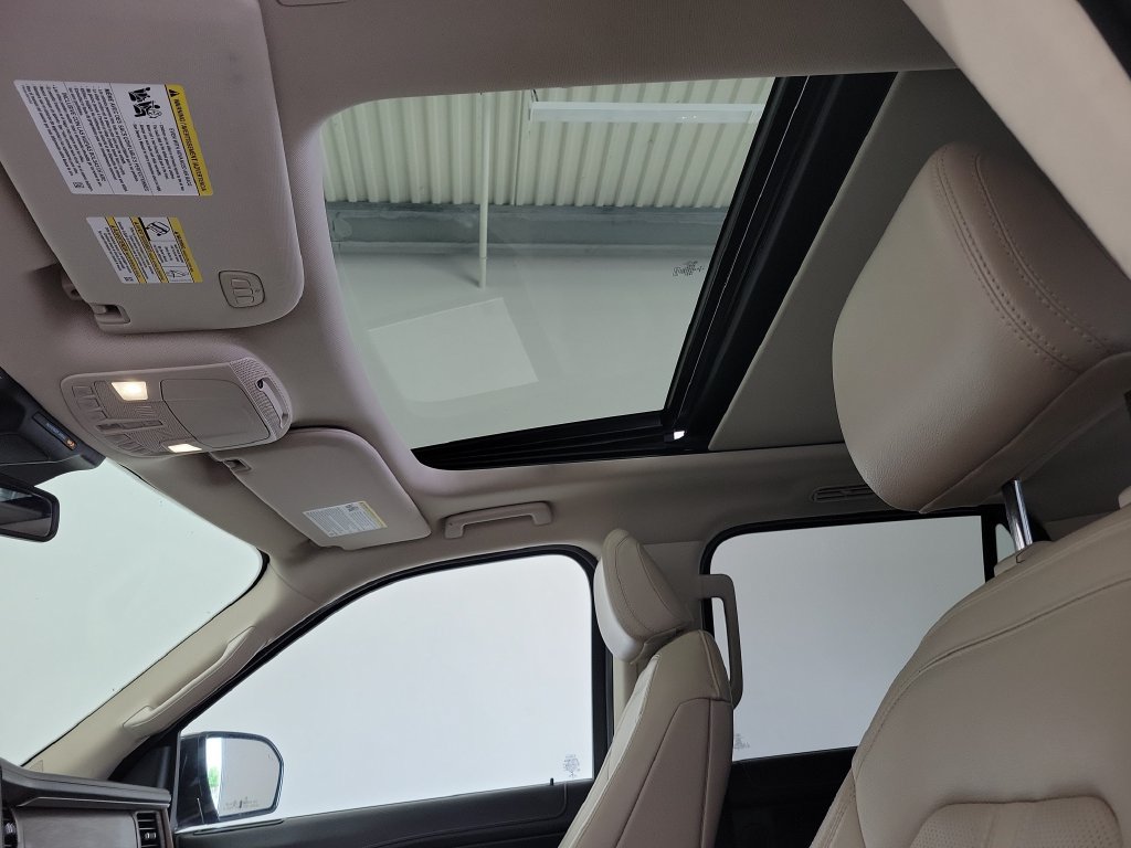 Used 2022 Ford Expedition Max Limited RWD image 21