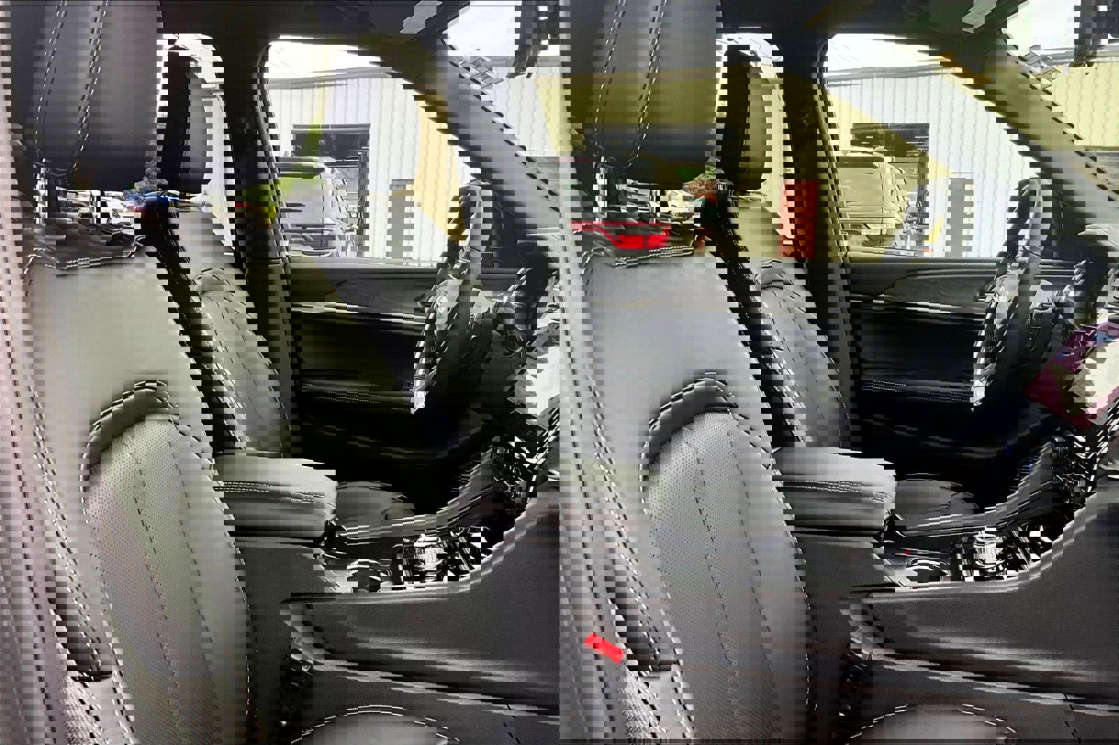 New 2025 Jeep Grand Cherokee Limited w/ Luxury Tech Group II image 8