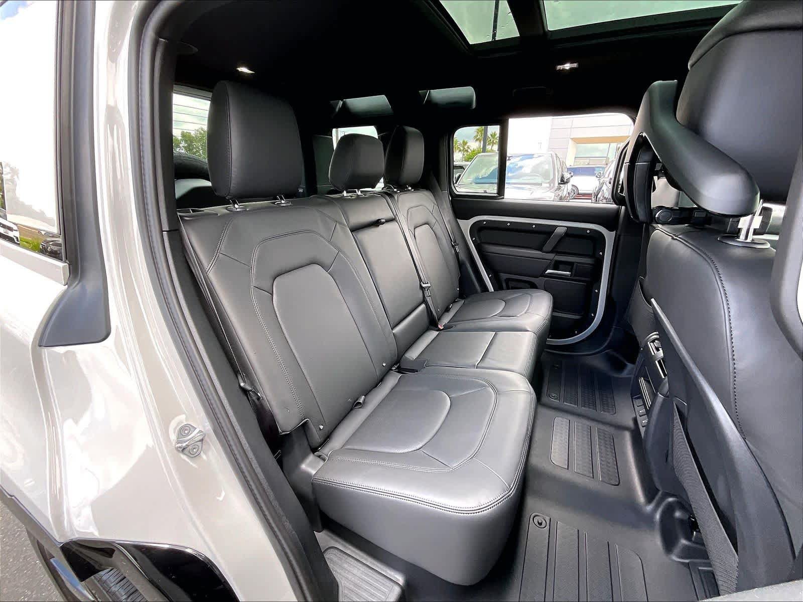New 2026 Land Rover Defender 110 X-Dynamic SE AWD/4WD image 27