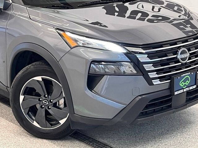 Used 2025 Nissan Rogue SV AWD/4WD image 26