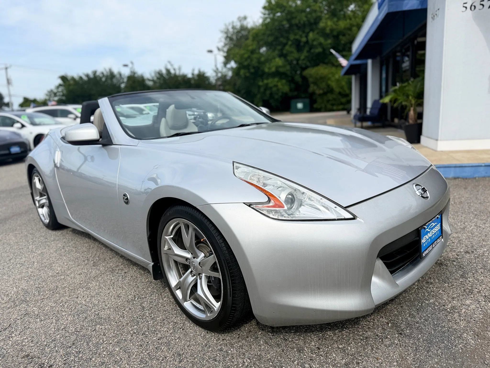 Used 2010 Nissan 370Z Touring w/ Sport Pkg RWD image 5
