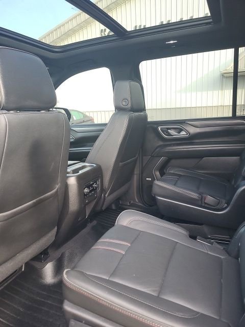 Used 2021 Chevrolet Suburban RST w/ Luxury Package image 20