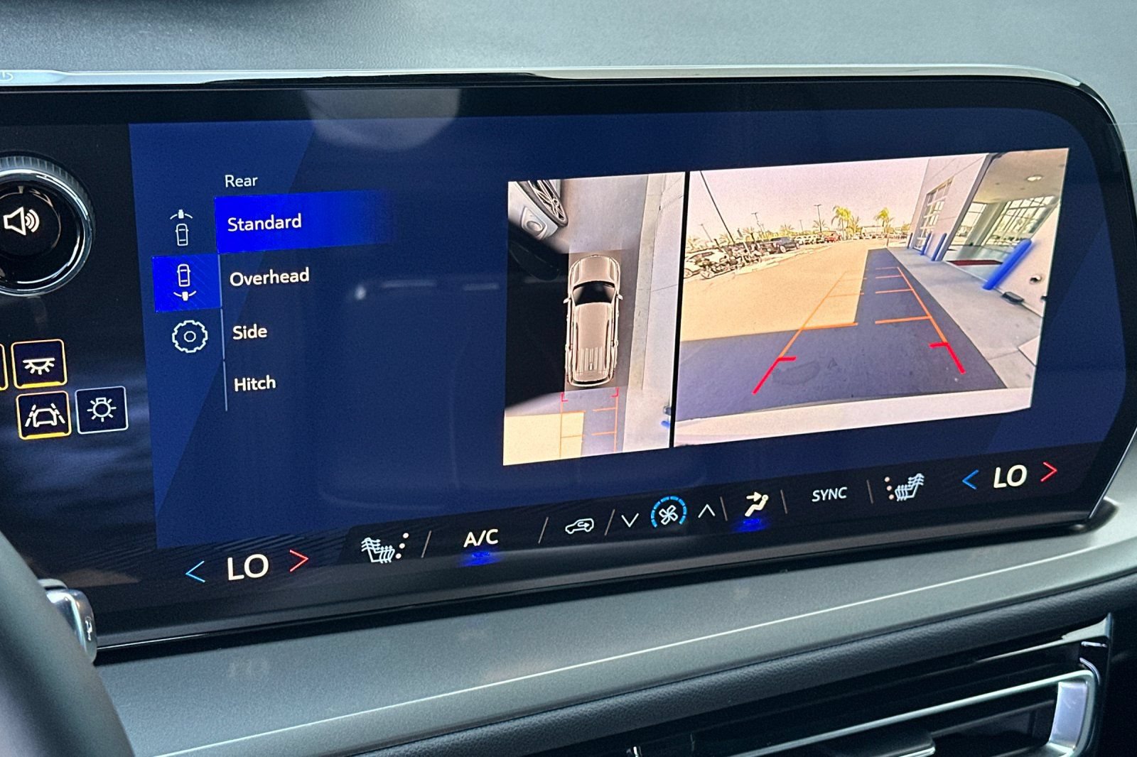 New 2026 Chevrolet Traverse LT w/ Enhanced Driving Package FWD image 21