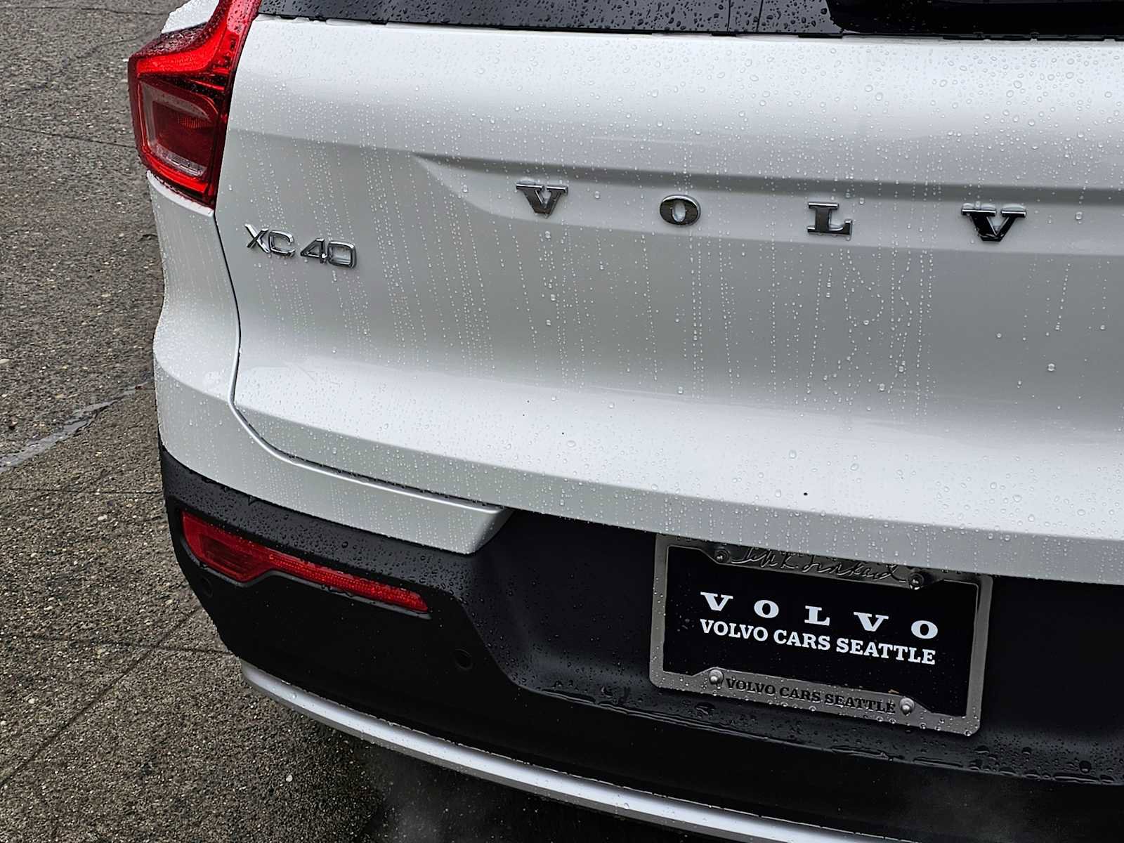 New 2025 Volvo XC40 B5 Core w/ Protection Package Premier image 15