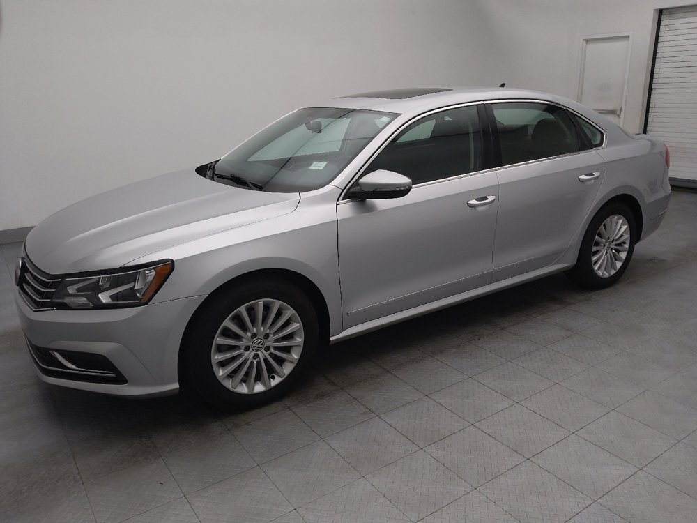Used 2016 Volkswagen Passat 1.8T SE FWD image 2