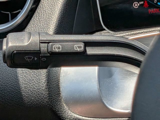 Used 2021 Mercedes-Benz GLB 250 w/ Premium Package image 30