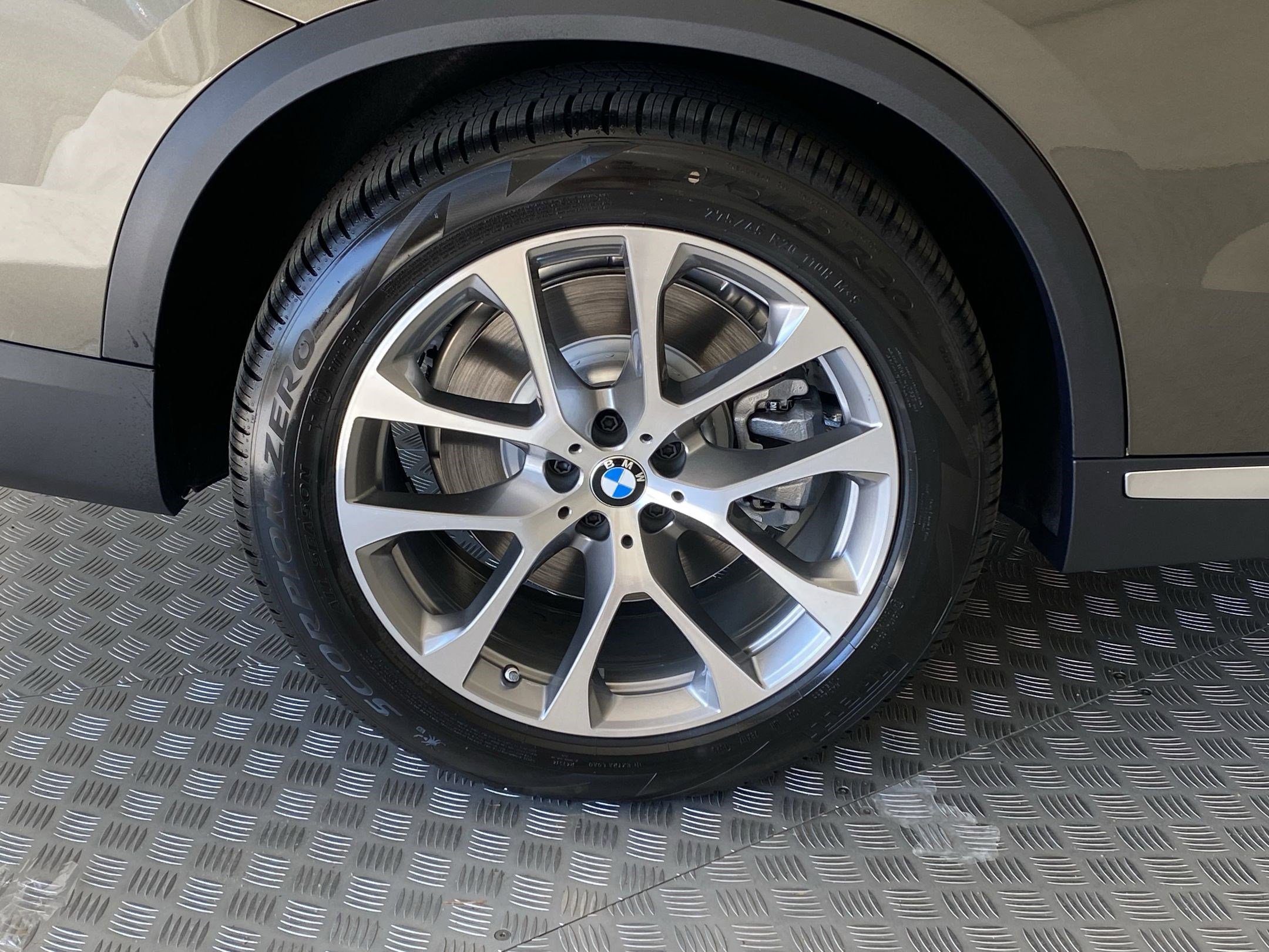 Used 2026 BMW X5 xDrive50e w/ Premium Package image 10