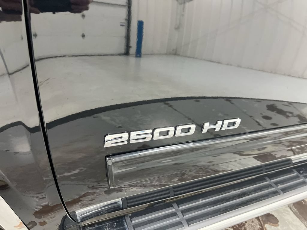 Used 2011 GMC Sierra 2500 SLT w/ Entertainment Package AWD/4WD image 25