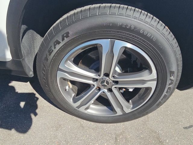 Used 2020 Mercedes-Benz GLC 300 4MATIC w/ Multimedia Package image 13