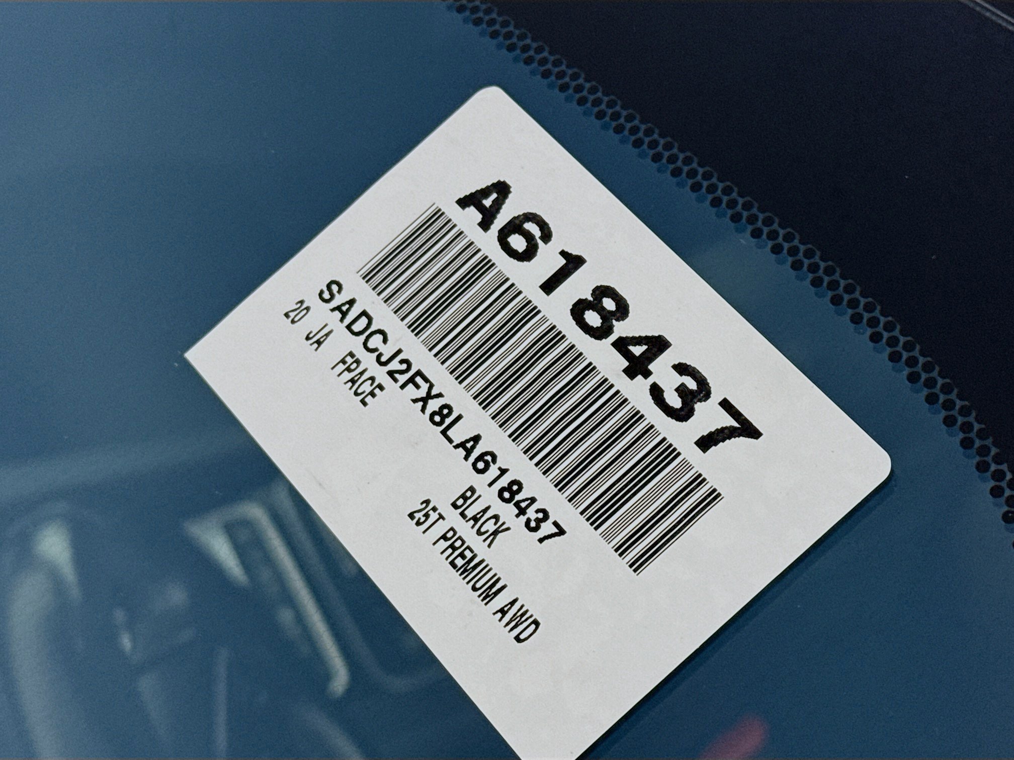 Used 2020 Jaguar F-PACE Premium image 40