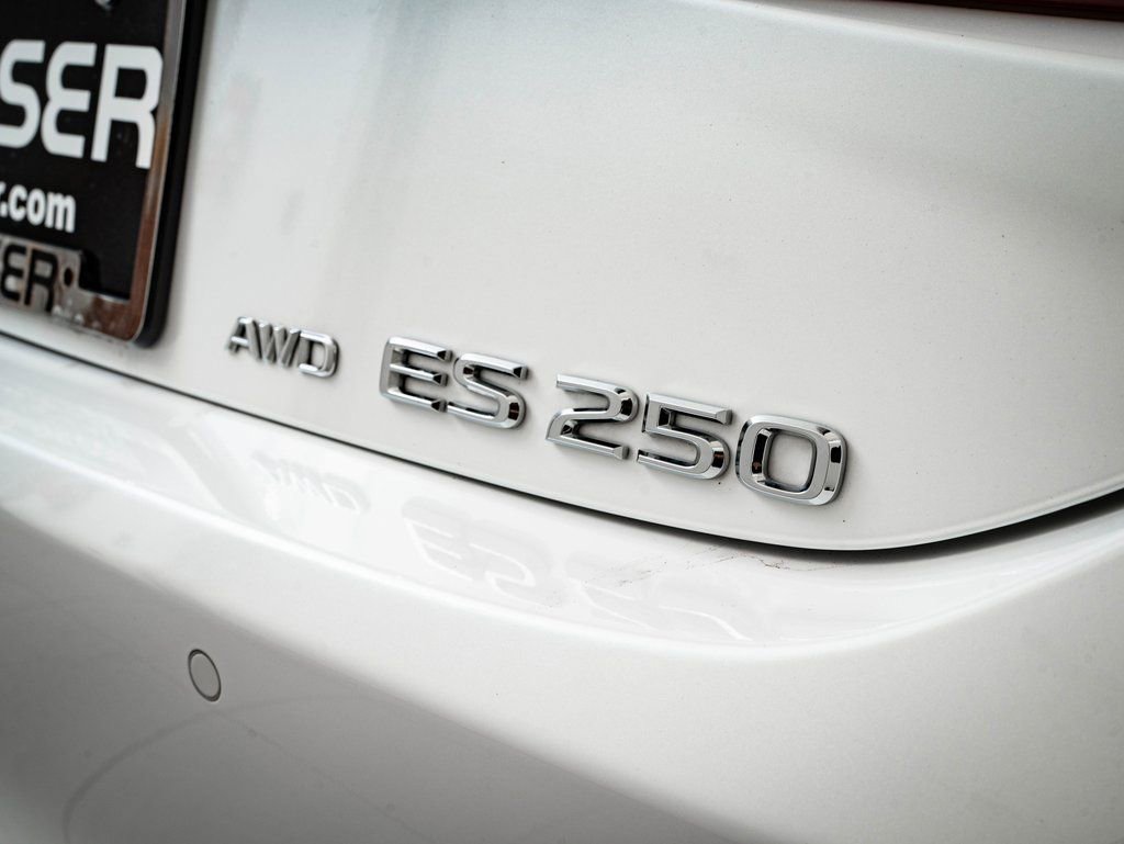 Certified 2023 Lexus ES 250 w/ Premium Package image 16