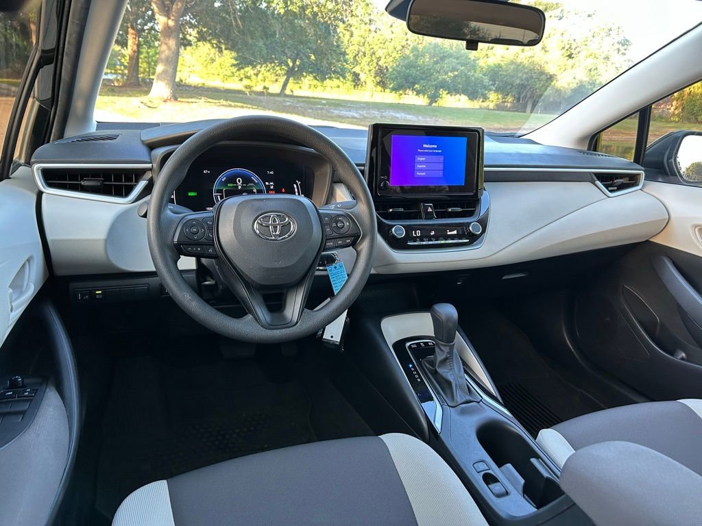 Used 2026 Toyota Corolla LE FWD image 12