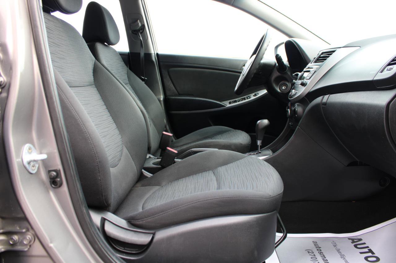 Used 2017 Hyundai Accent SE FWD image 43