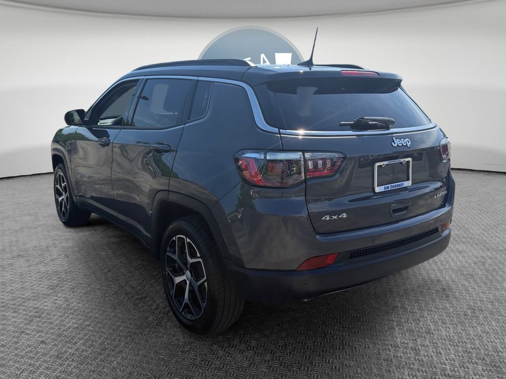 Used 2024 Jeep Compass Limited w/ Sun and Sound Group AWD/4WD image 6