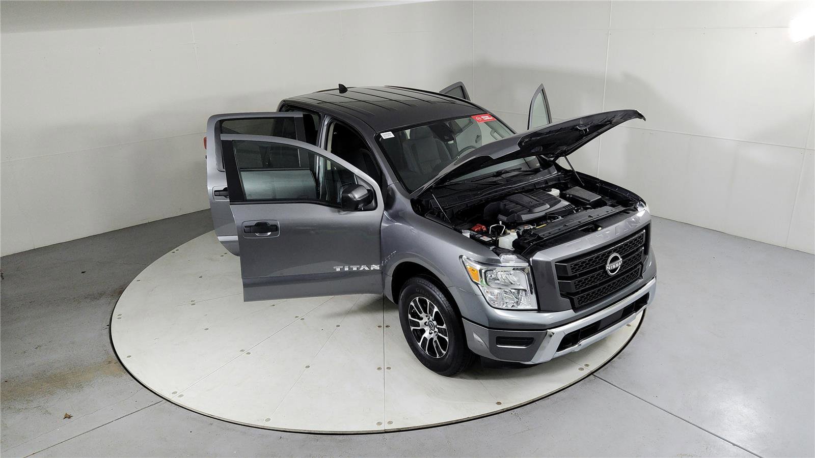 Certified 2024 Nissan Titan SV image 25