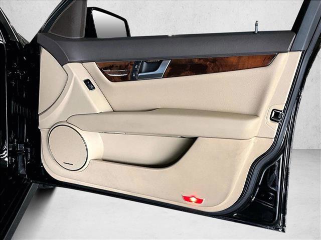 Used 2014 Mercedes-Benz C 250 Sedan image 19