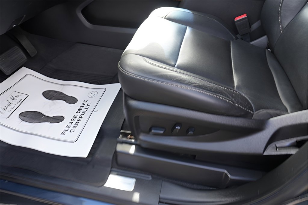 Used 2020 Chevrolet Suburban Premier w/ Premier 6.2L Value Package image 15