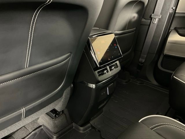 New 2026 Cadillac Vistiq Platinum image 15