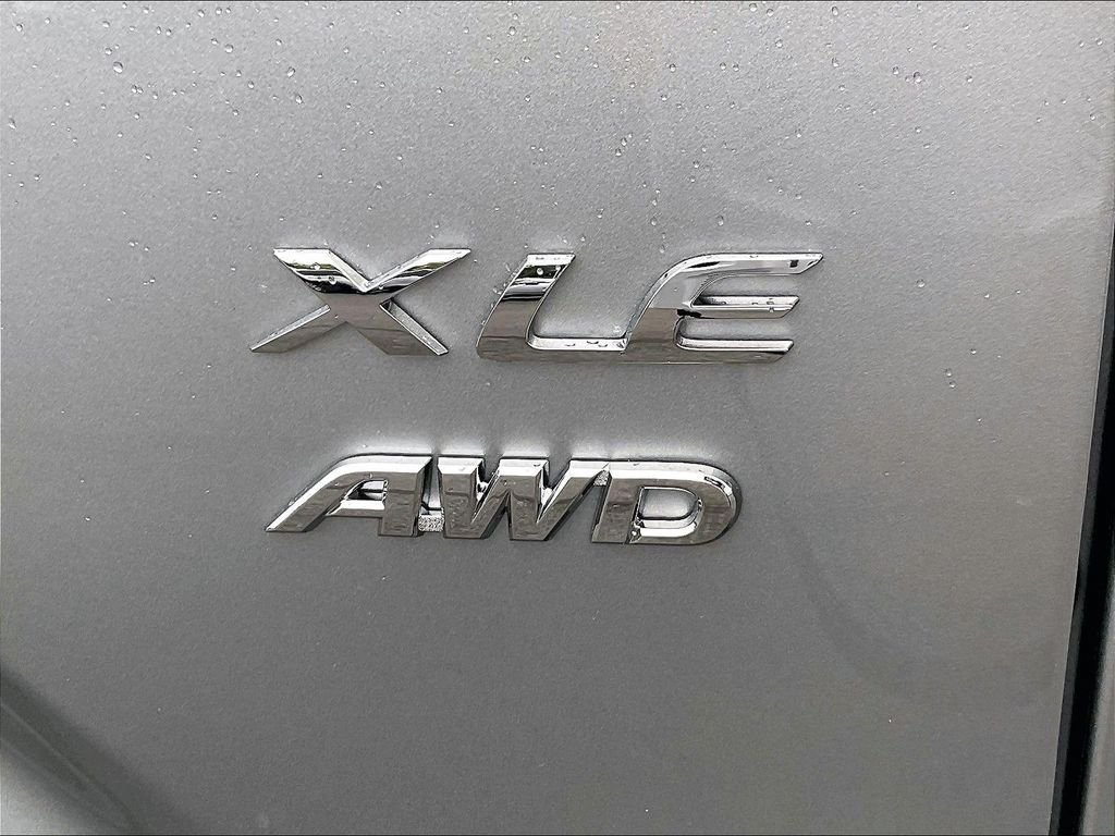 Used 2023 Toyota Corolla Cross XLE w/ Convenience Package AWD/4WD image 29