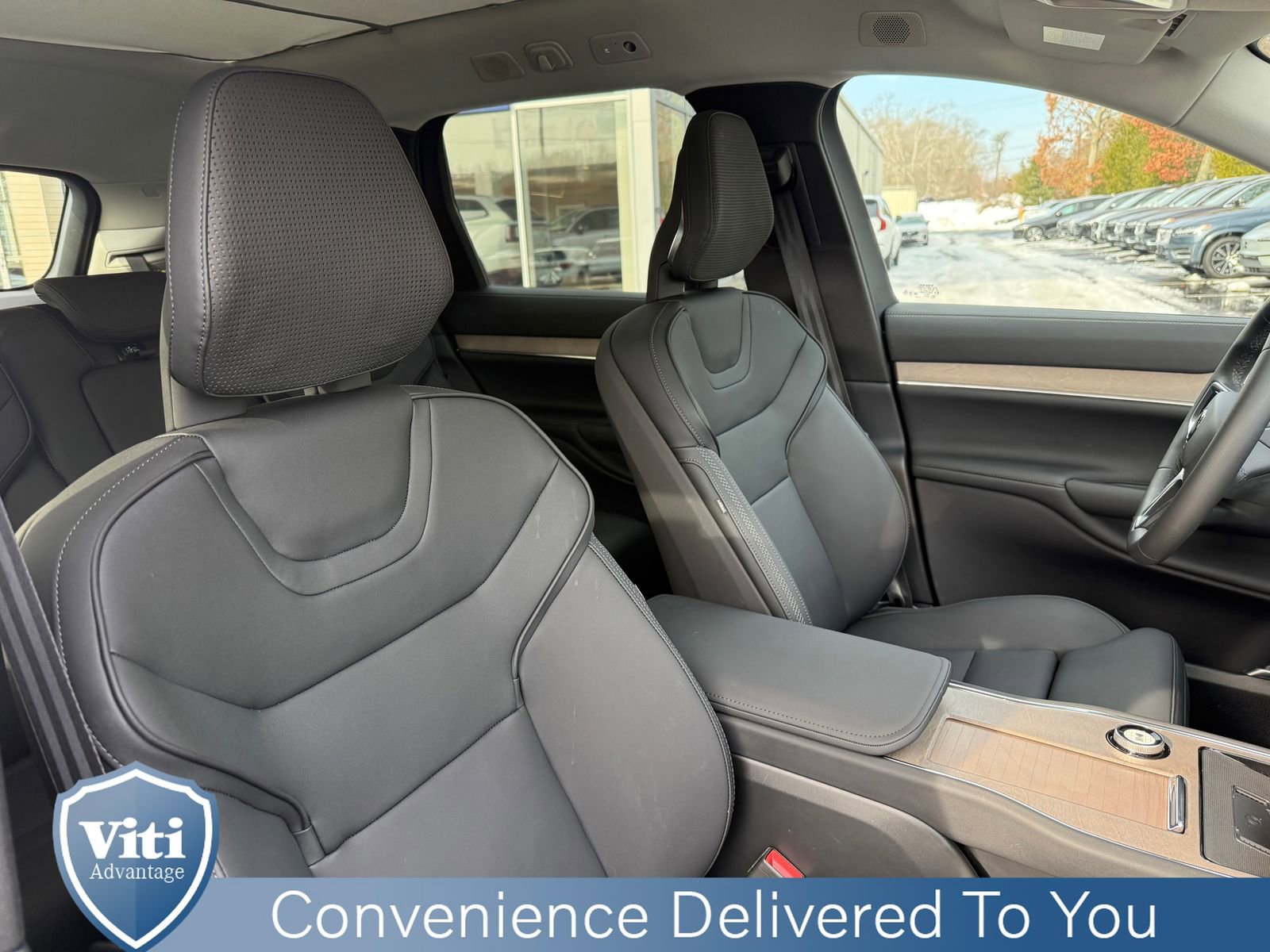 Certified 2025 Volvo EX90 Ultra image 30