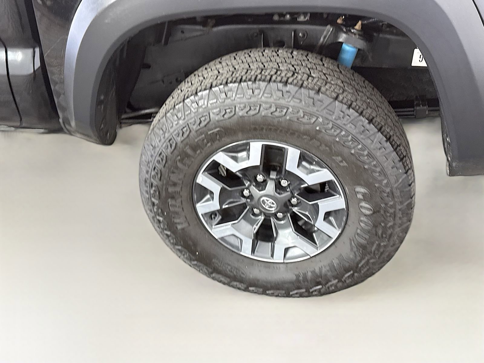 Certified 2023 Toyota Tacoma TRD Off-Road AWD/4WD image 22