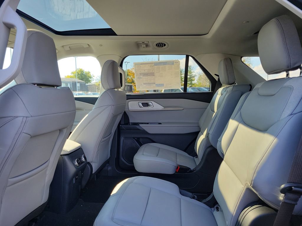 New 2026 Ford Explorer Active w/ Active Comfort Package image 13