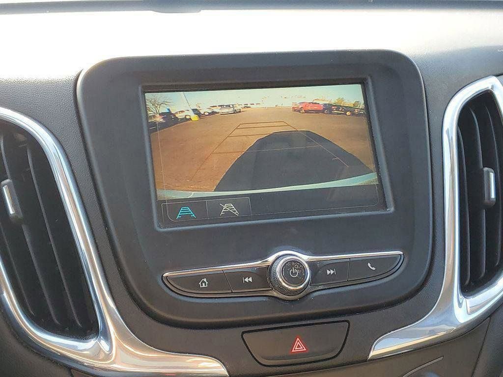 Used 2018 Chevrolet Equinox LT FWD image 14
