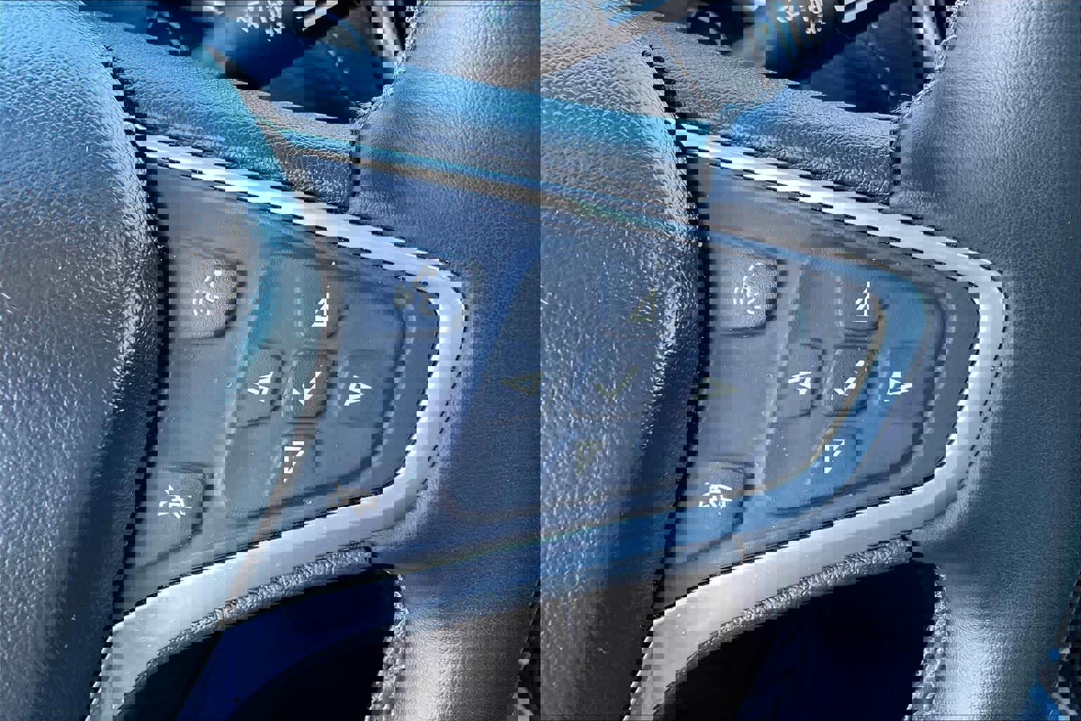 Used 2023 Chevrolet Equinox Premier image 21