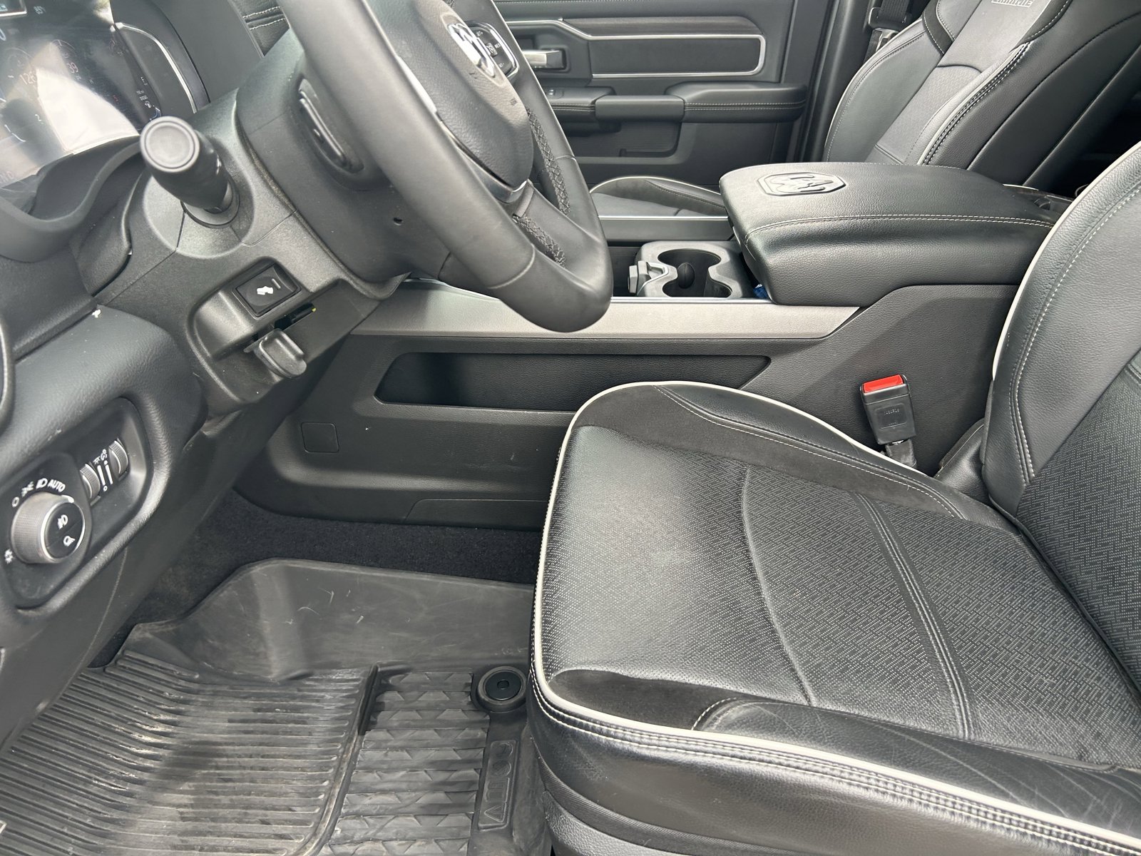 Used 2025 RAM 2500 Laramie image 27