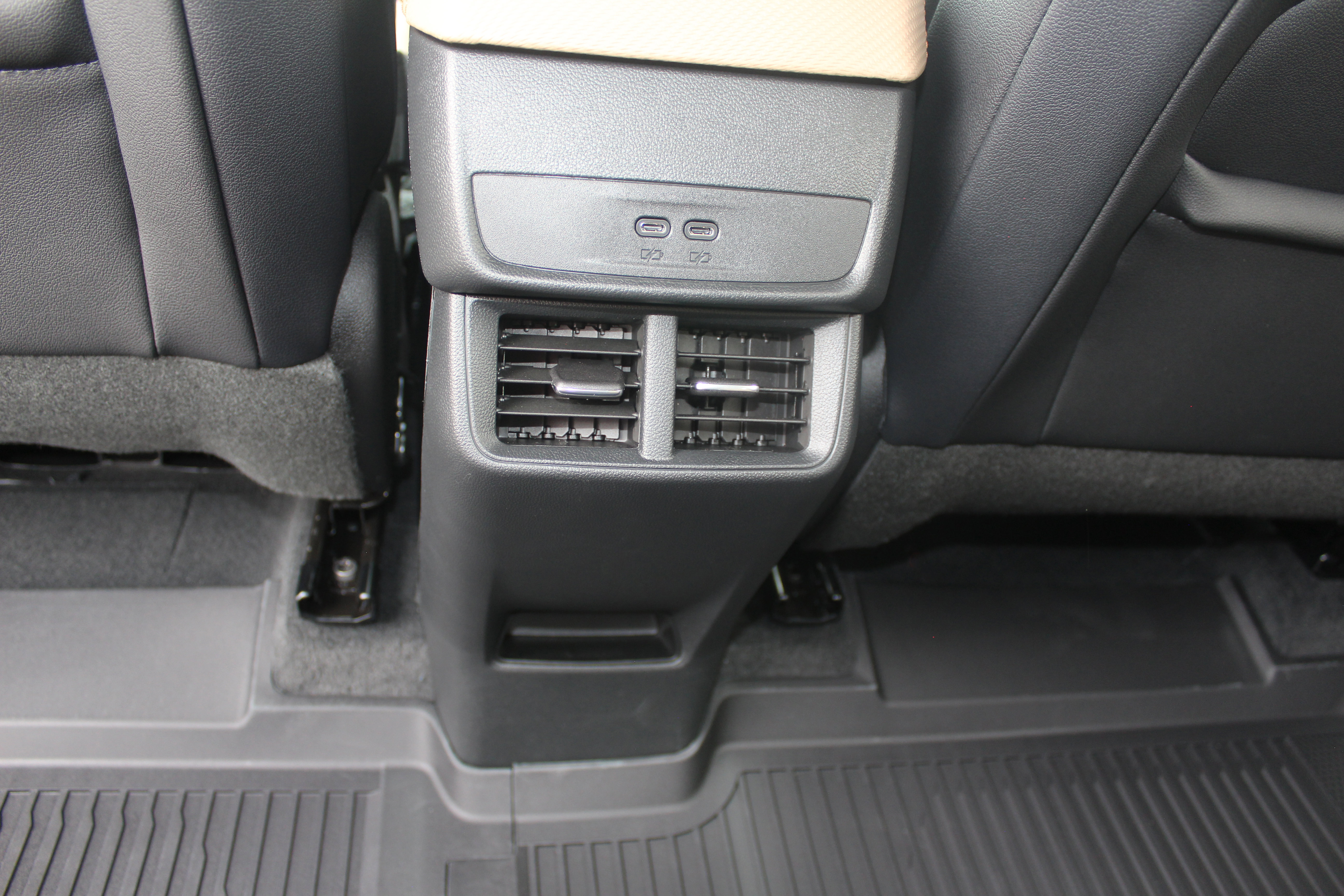 New 2026 Chevrolet Equinox ACTIV w/ LPO, Floor Liner Package image 42