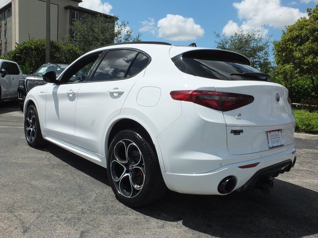 Used 2023 Alfa Romeo Stelvio Veloce AWD/4WD image 14