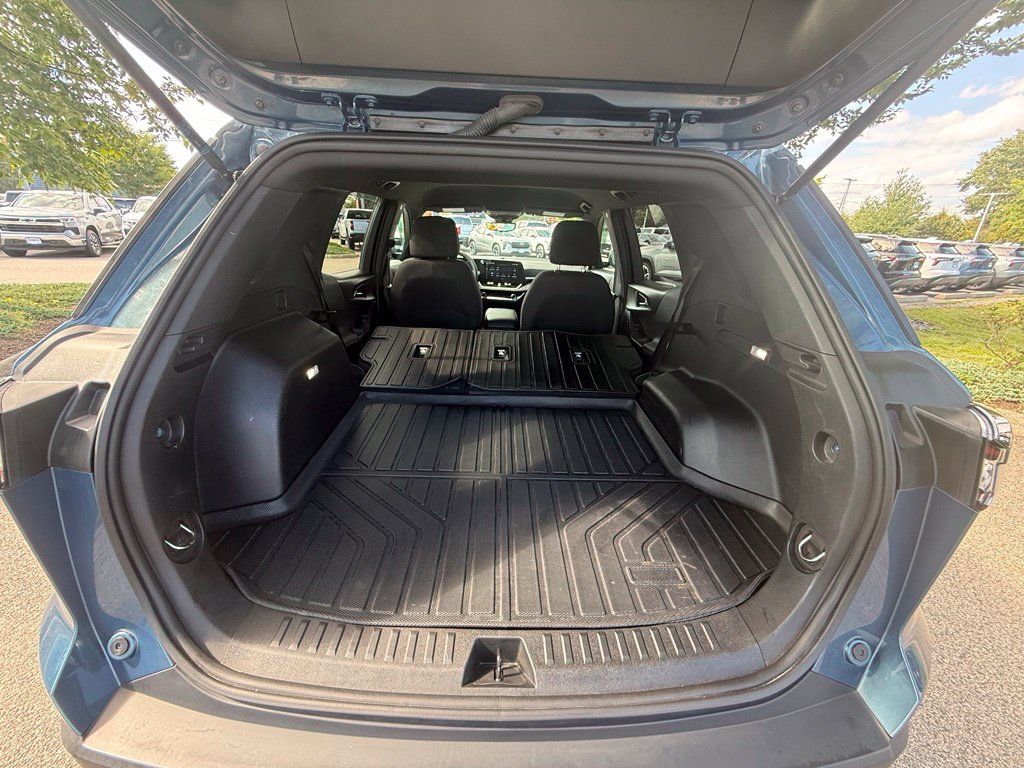 Used 2025 Chevrolet Equinox LT w/ Safety and Technology Package FWD image 30