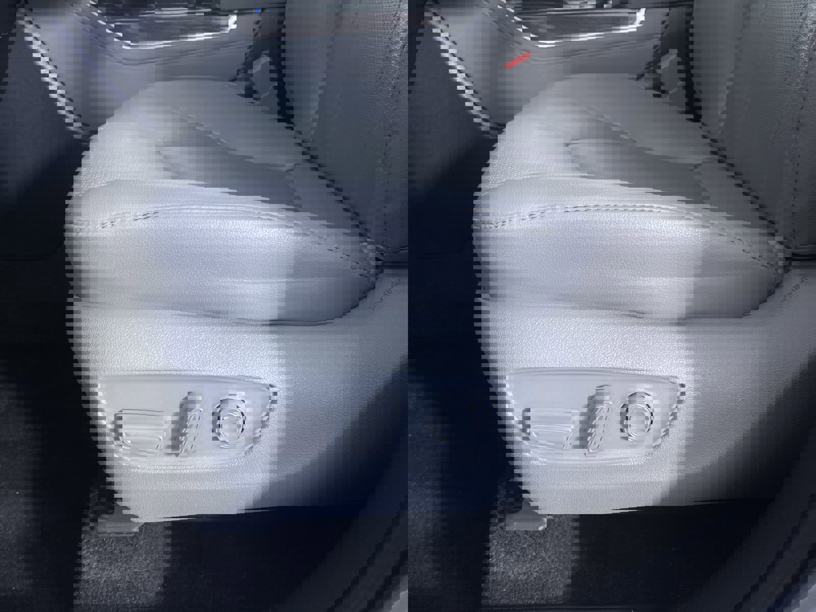 Used 2023 Toyota Highlander Limited image 13