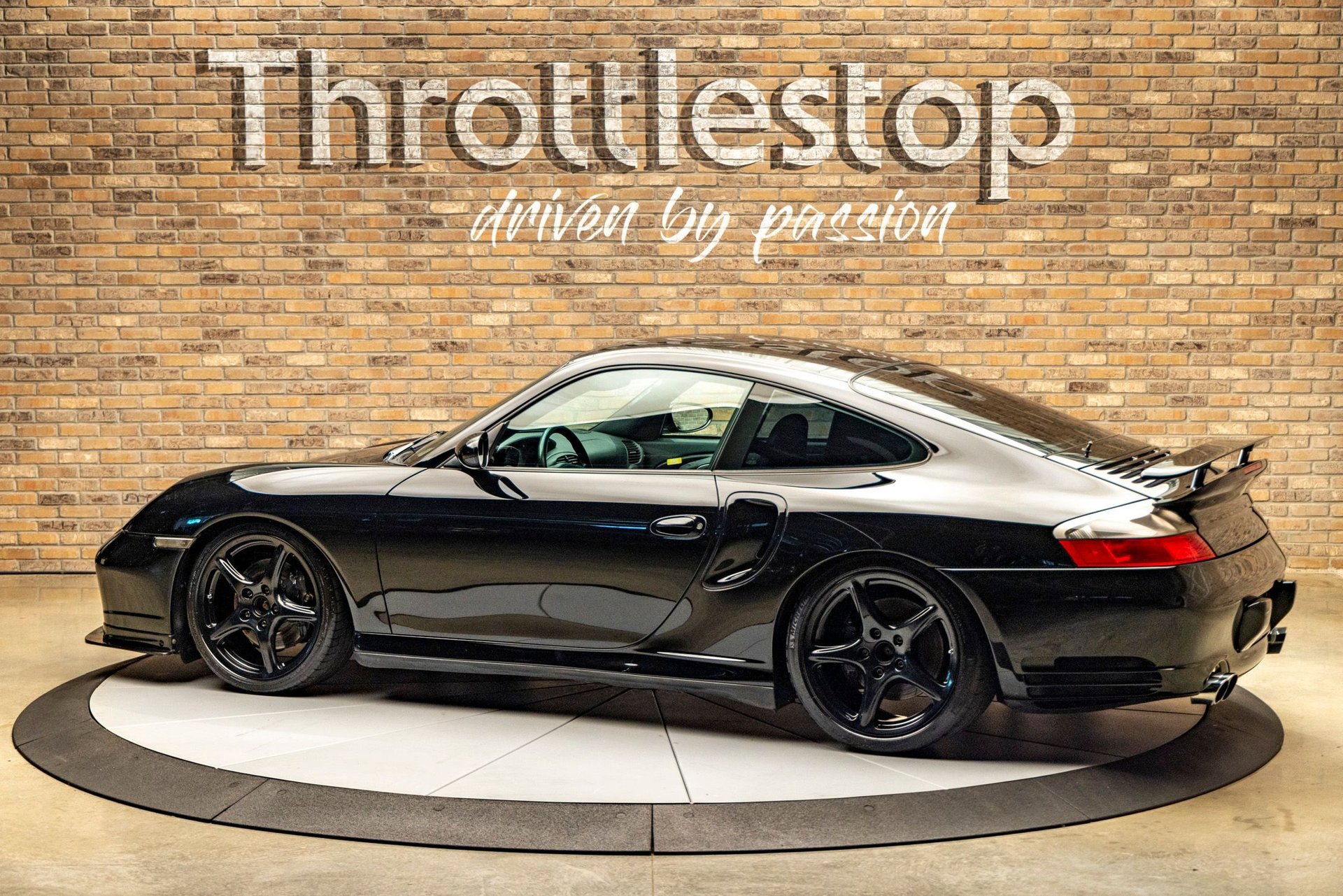 Used 2003 Porsche 911 Turbo image 9