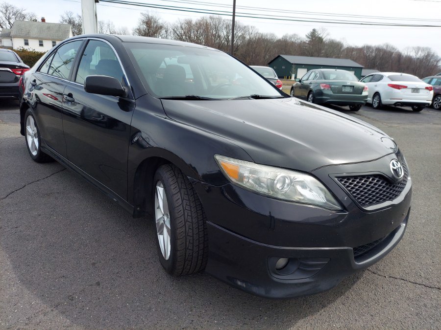 Used 2010 Toyota Camry SE FWD image 3
