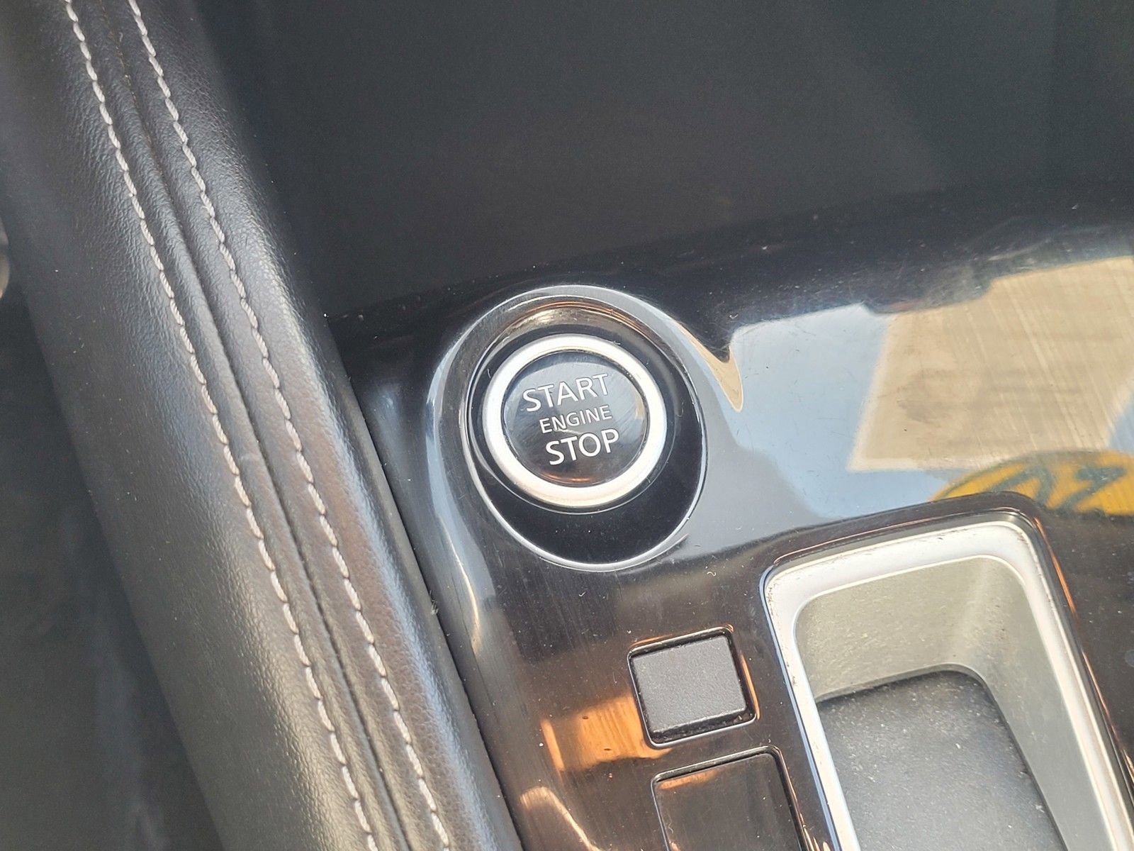 Used 2020 Nissan Kicks SV image 23