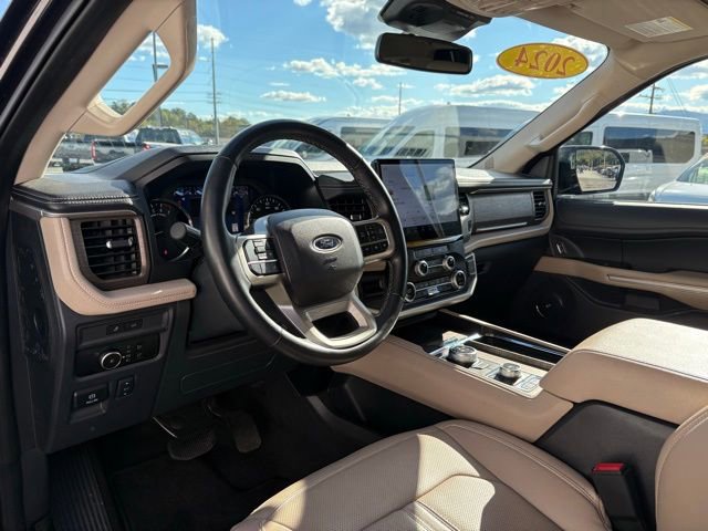 Used 2024 Ford Expedition Limited image 11