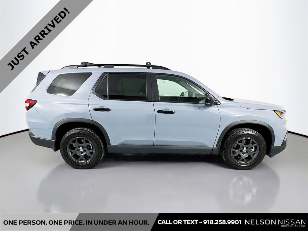 Used 2023 Honda Pilot TrailSport image 4